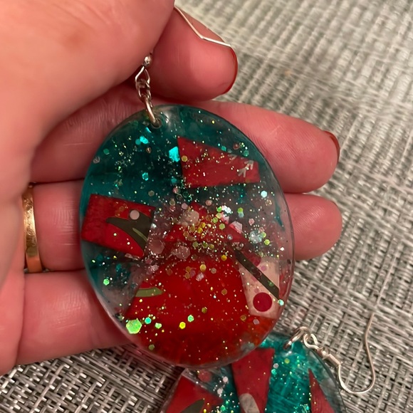 XMAS Festive Handmade Large Holiday Earrings Green and Red Oval - Picture 6 of 9